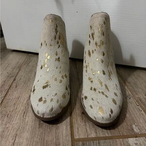 Matisse Cream Haircalf Ankle Booties with Gold Speckle
